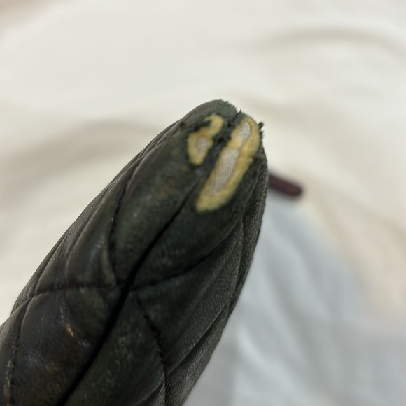 a hard-to-find Cosmetics bag - Picture 5 of 9